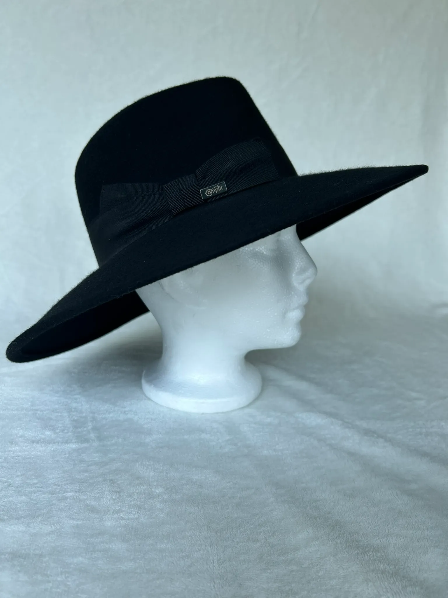 A dressy ladies’ hat from Hats by Cherish, number 725