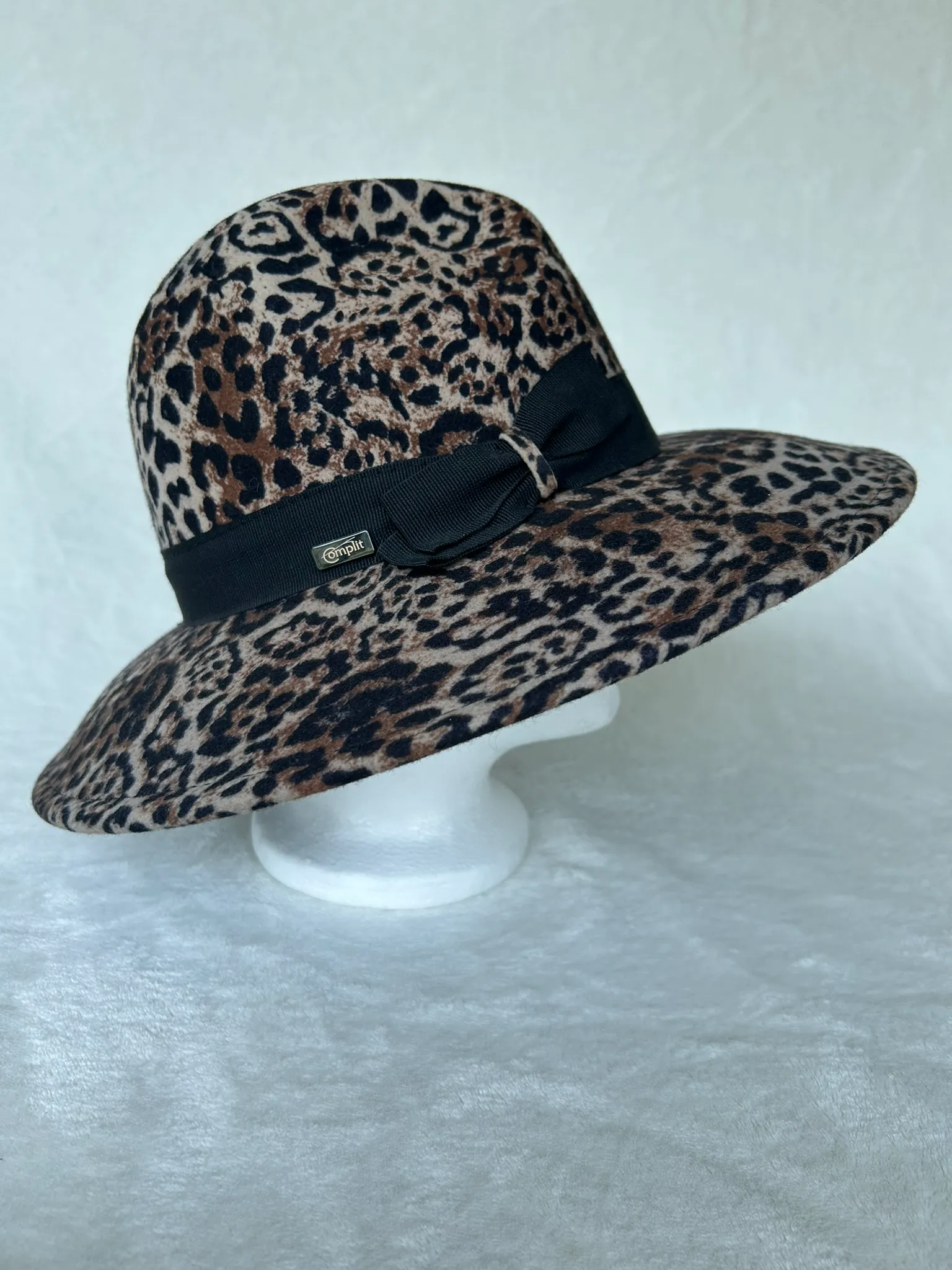 A dressy ladies’ hat from Hats by Cherish, number 759