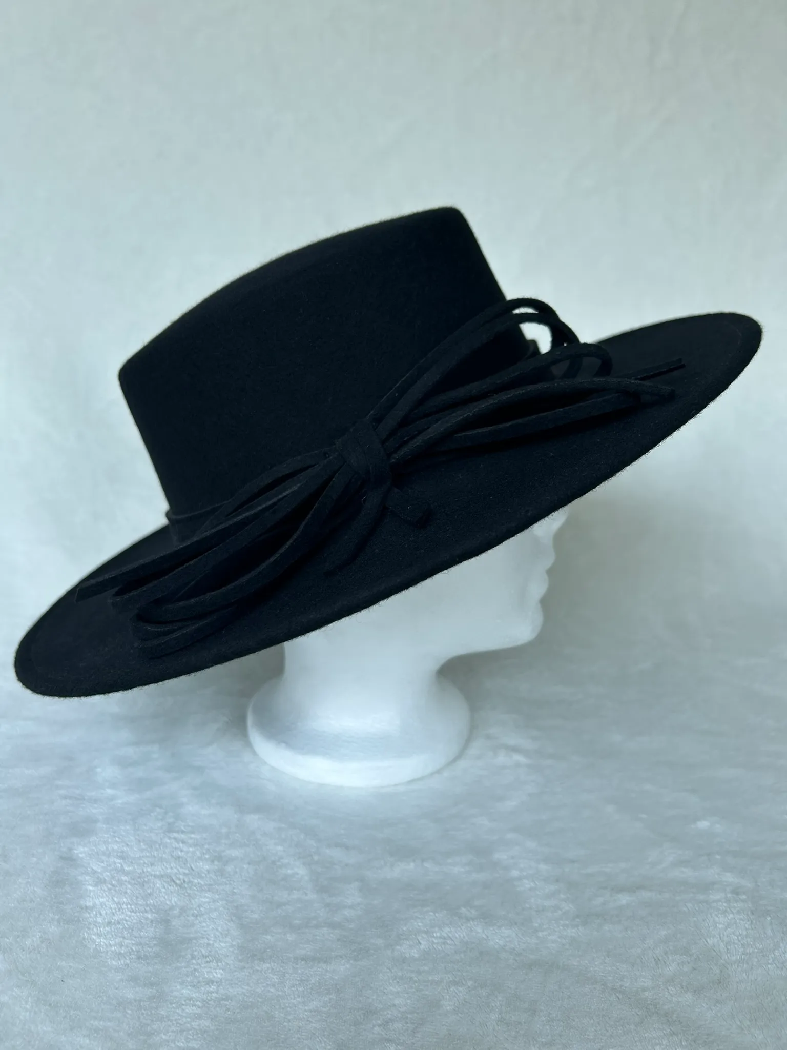 A ladies’ occasion hat from Hats by Cherish, number 432